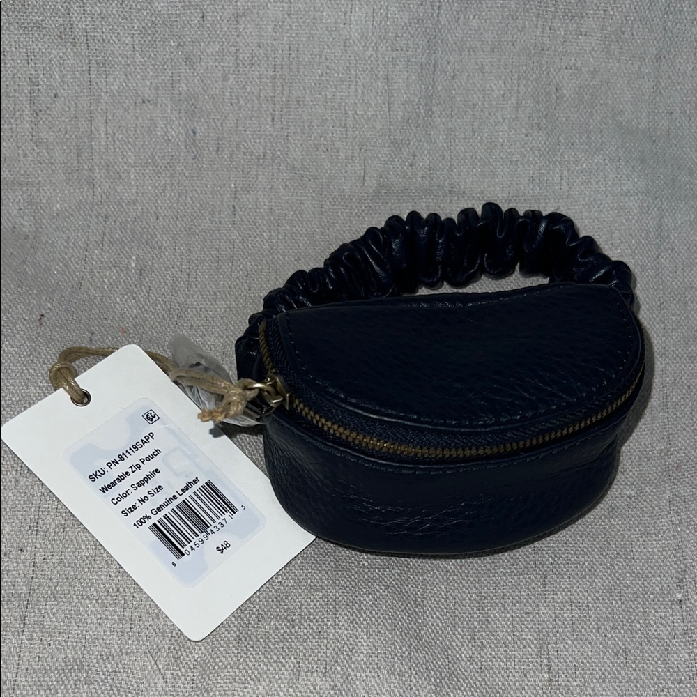 NWT Elegant Sapphire Wearable Leather Zip Pouch Women's Bag